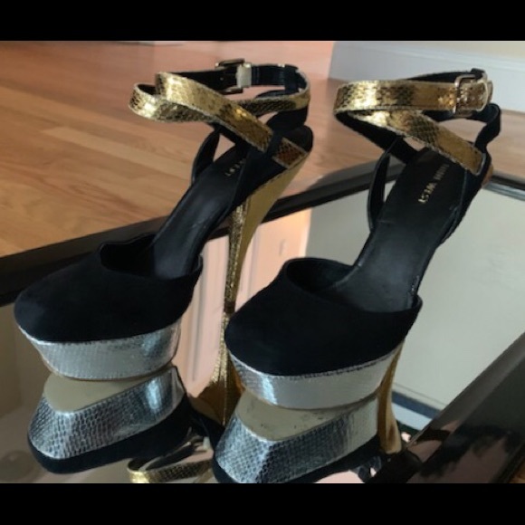 Nine platform heel - Picture 2 of 3